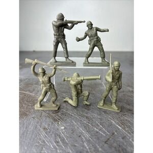 Vintage Green Plastic Army Men 2.5 Inches Tall Lot Of 5 Grenade Thrower Werner